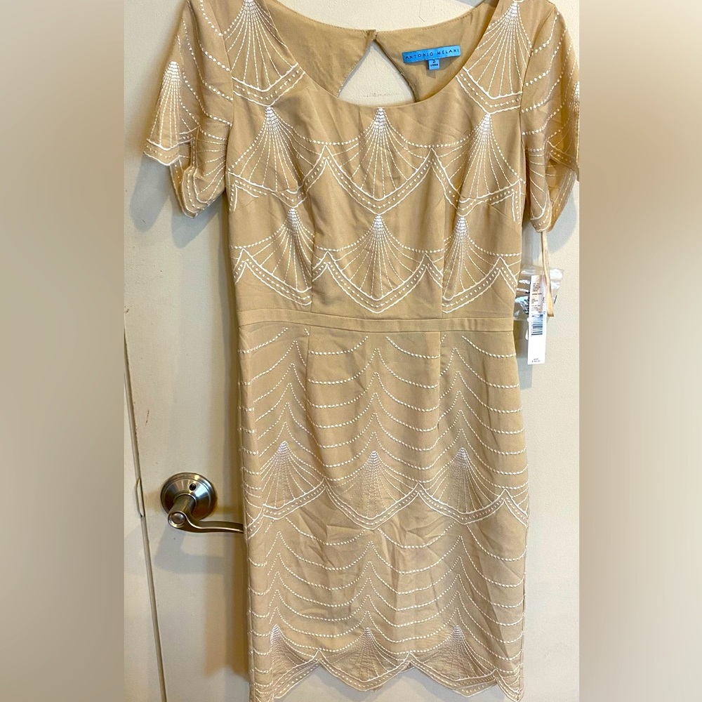 Antonio Melani NWT Spring Dress with white stitching and back key hole.  Sx 2